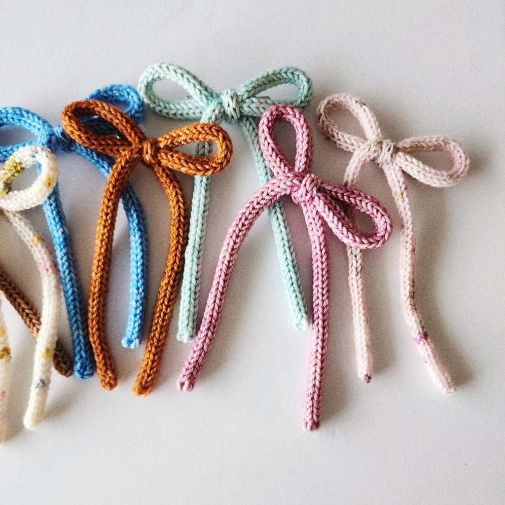 knit bows